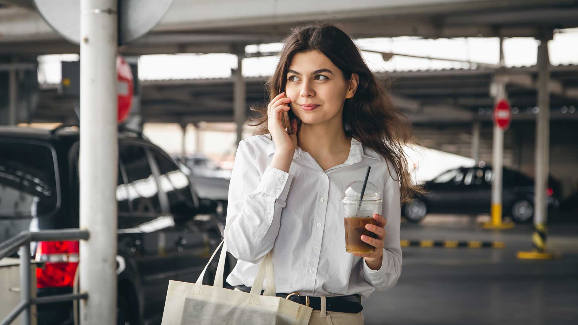 como-proteger-tu-auto-mientras-realizas-compras-01